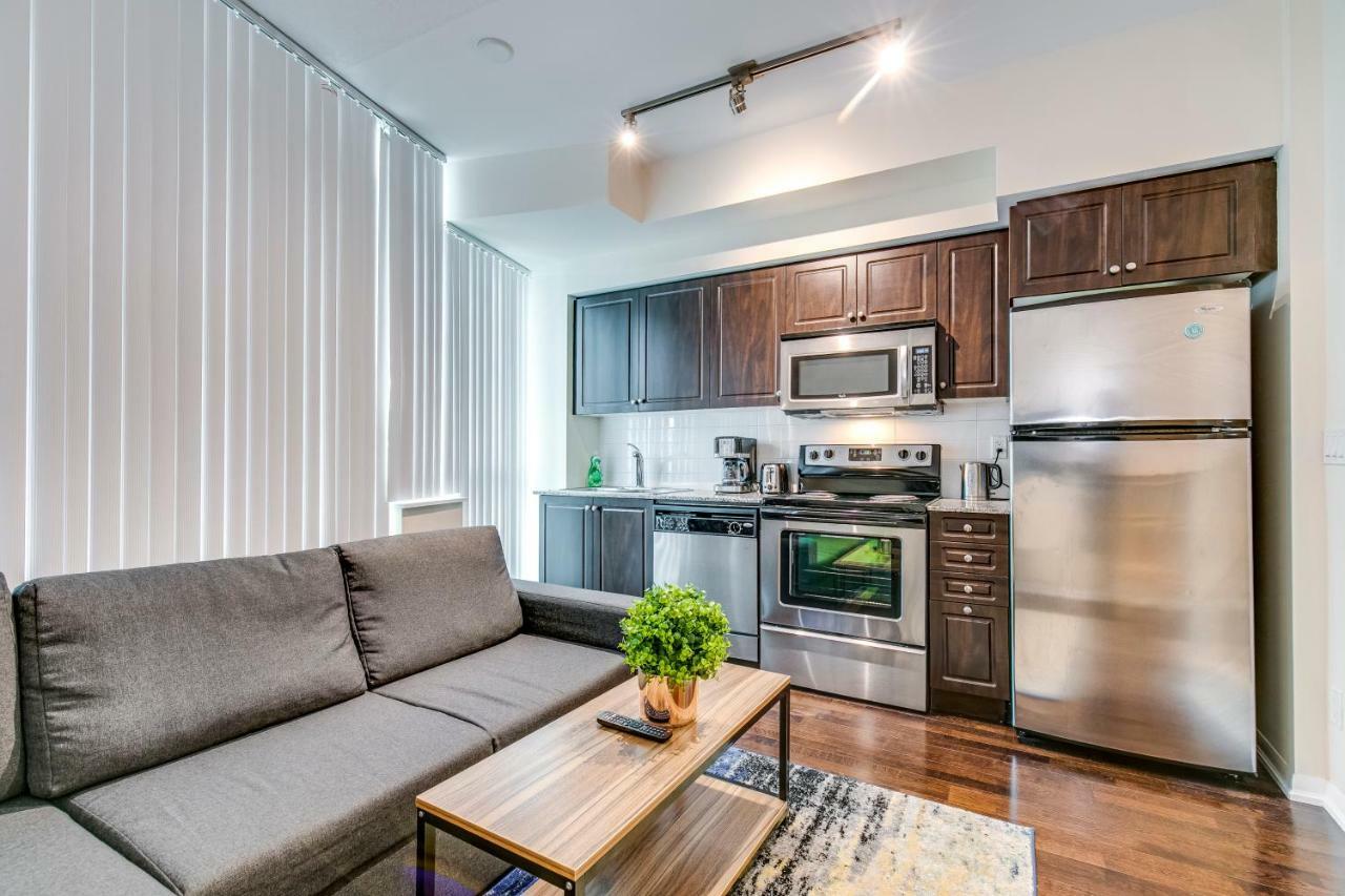 Stunning Condo Suite By Waterfront 토론토 외부 사진