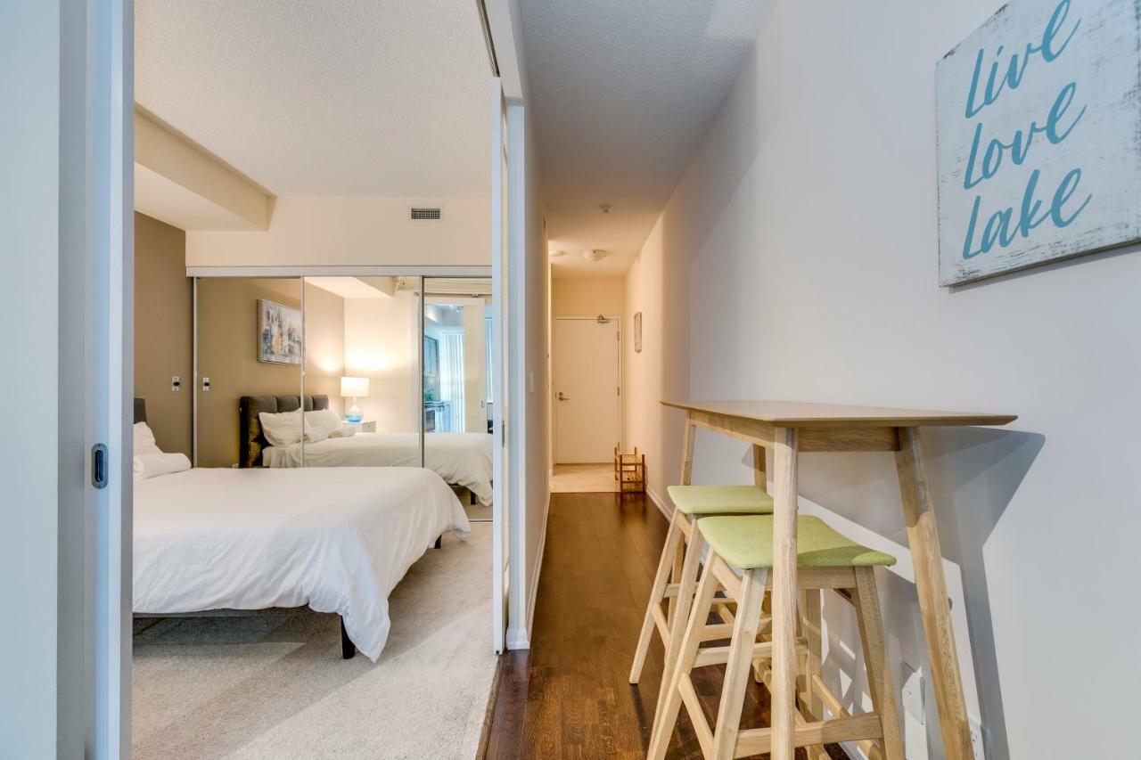 Stunning Condo Suite By Waterfront 토론토 외부 사진