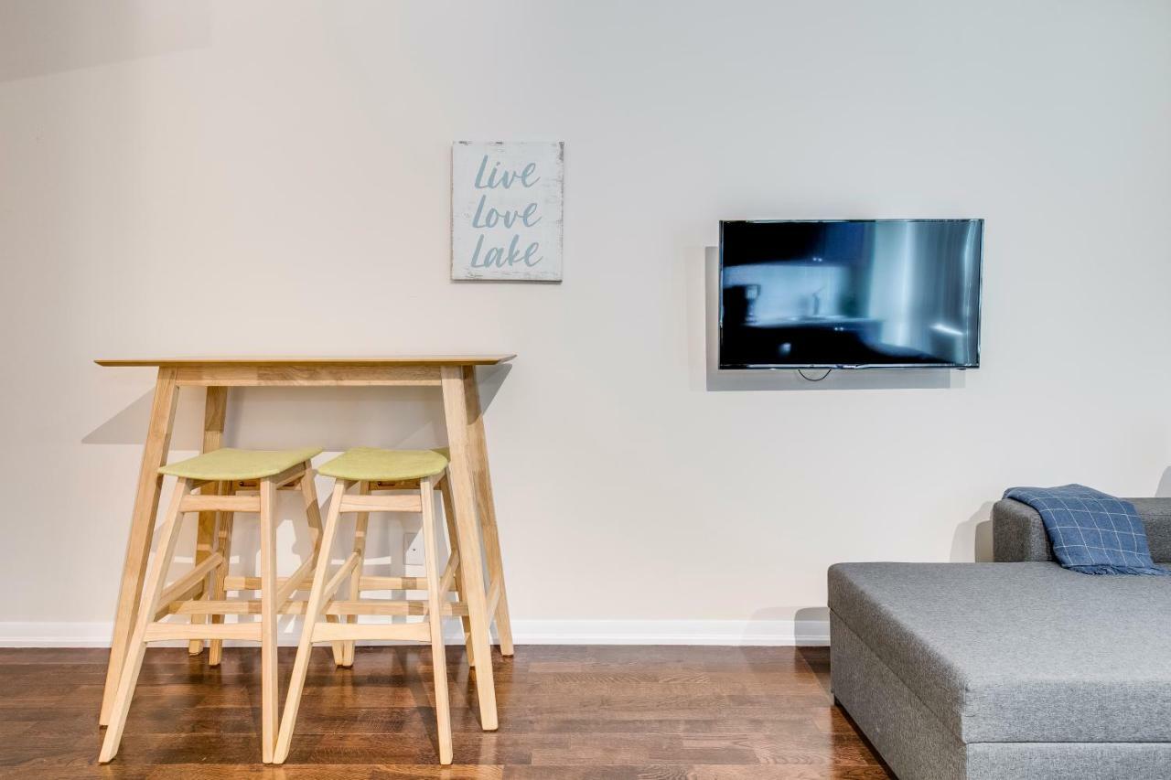 Stunning Condo Suite By Waterfront 토론토 외부 사진