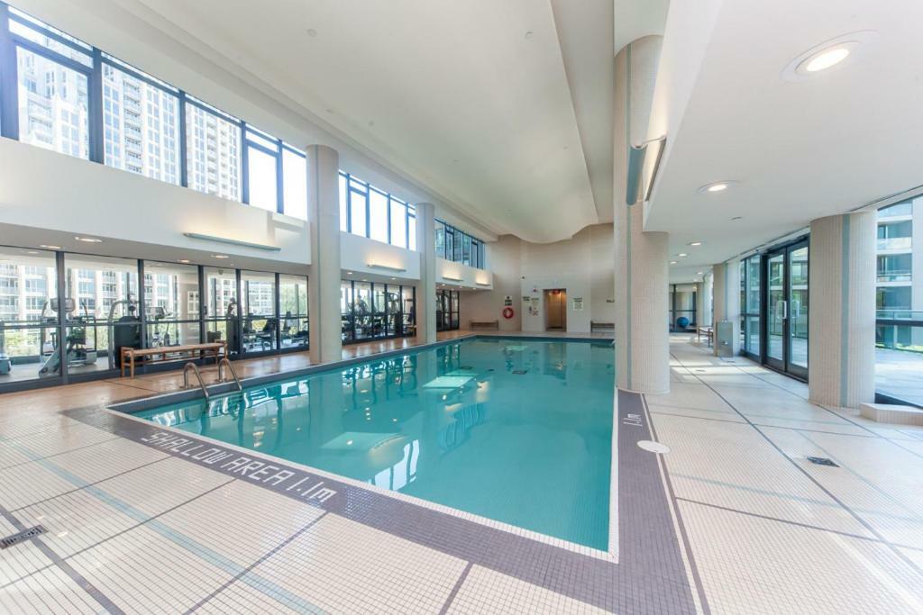 Stunning Condo Suite By Waterfront 토론토 외부 사진
