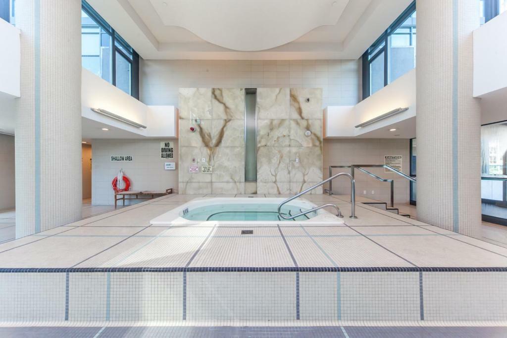 Stunning Condo Suite By Waterfront 토론토 외부 사진